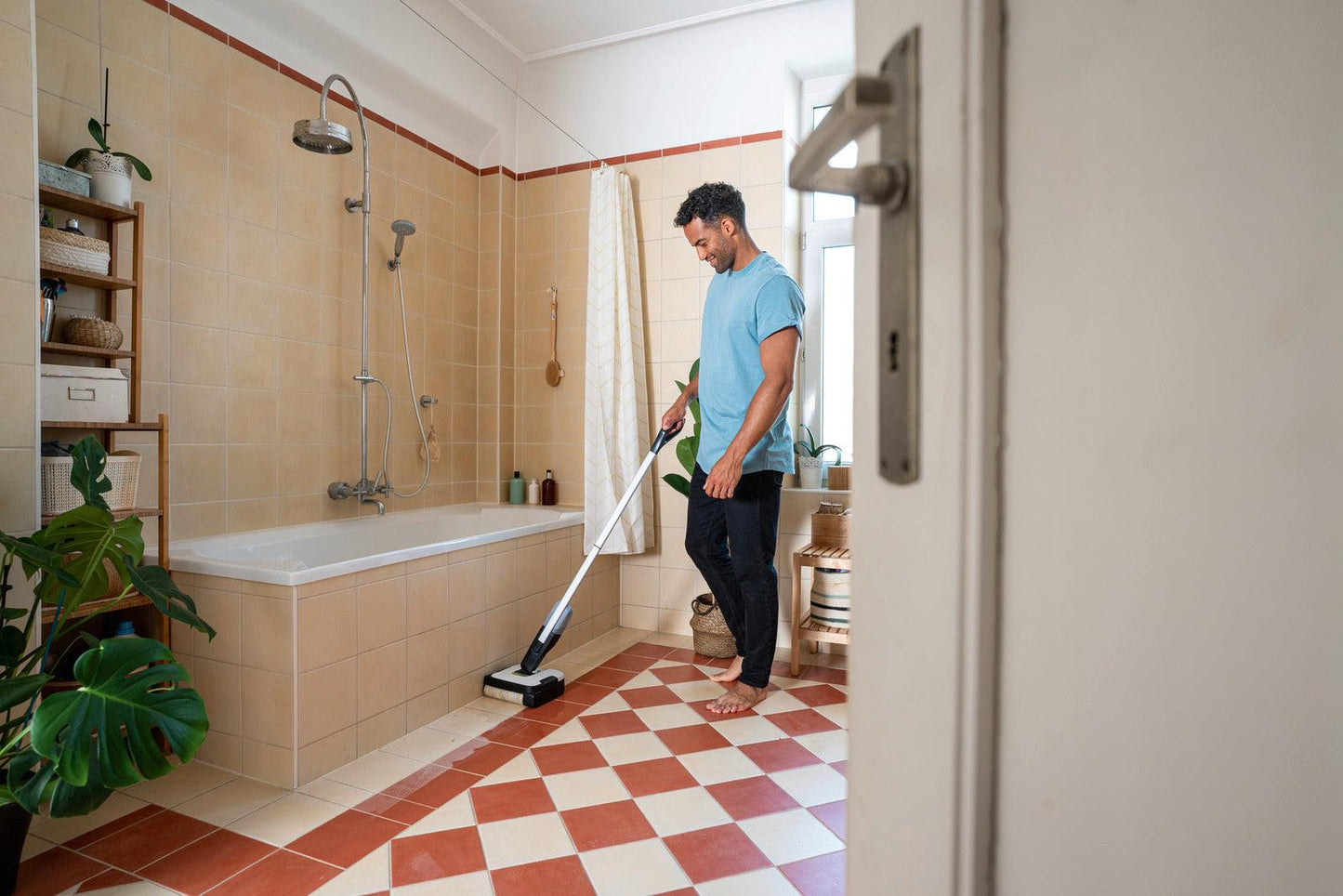 KARCHER FC 2-4 Duo Grindų plovimo šluota tylus veikimas 55dB